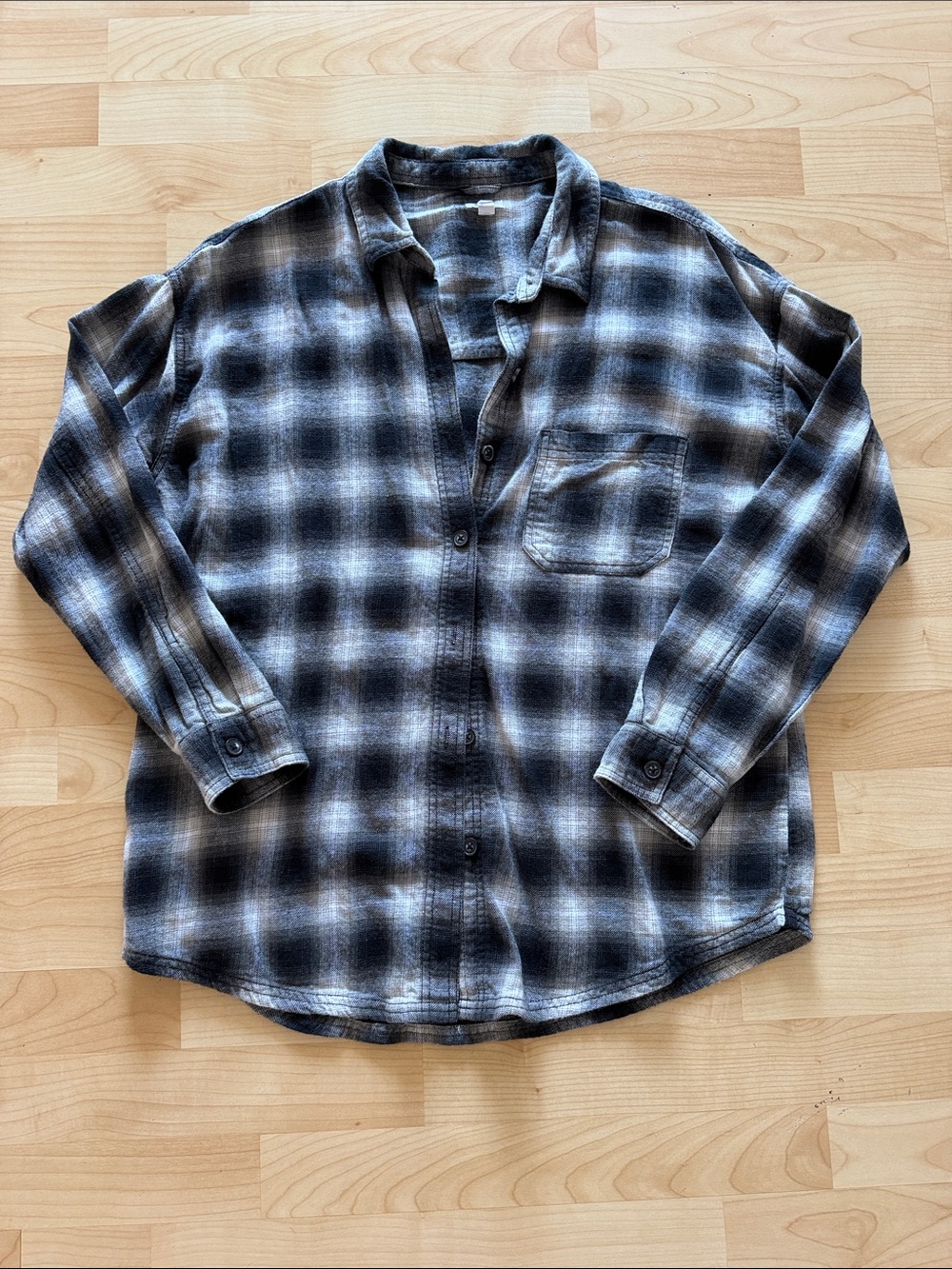 GARAGE black and white flannel